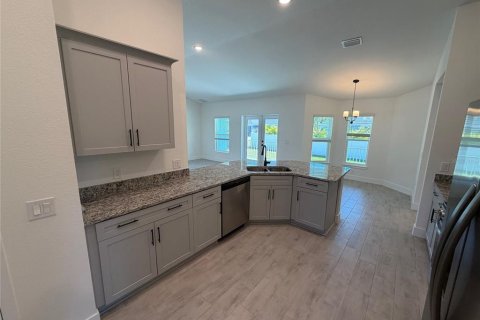 Villa ou maison à vendre à Port Charlotte, Floride: 4 chambres, 216.46 m2 № 2429526 - photo 6