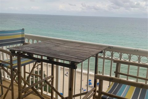 Condo in Sunny Isles Beach, Florida № 2088229 - photo 4