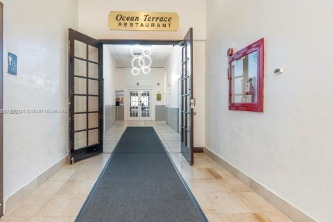 Condo in Sunny Isles Beach, Florida № 2088229 - photo 14