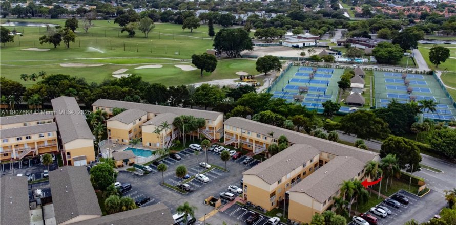 Condo à Miami, Floride, 3 chambres  № 1965069