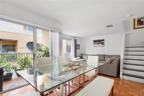 Copropriété à louer à Miami, Floride: 3 chambres, 113.34 m2 № 1965069 - photo 8