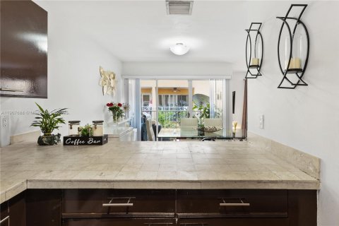 Copropriété à louer à Miami, Floride: 3 chambres, 113.34 m2 № 1965069 - photo 11