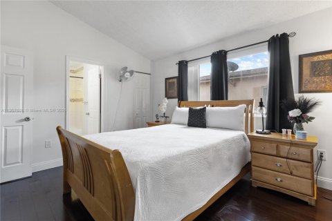 Copropriété à louer à Miami, Floride: 3 chambres, 113.34 m2 № 1965069 - photo 15