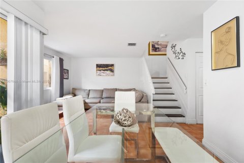 Copropriété à louer à Miami, Floride: 3 chambres, 113.34 m2 № 1965069 - photo 6