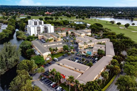 Copropriété à louer à Miami, Floride: 3 chambres, 113.34 m2 № 1965069 - photo 22