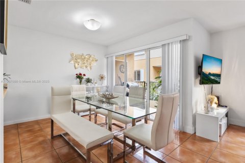 Copropriété à louer à Miami, Floride: 3 chambres, 113.34 m2 № 1965069 - photo 9