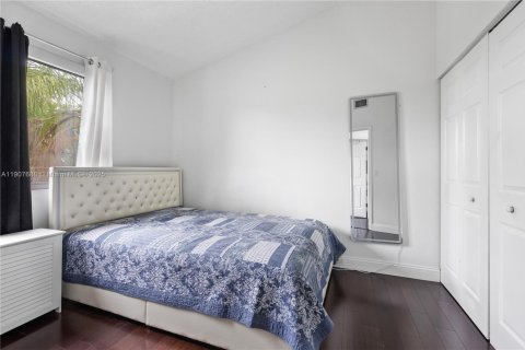 Copropriété à louer à Miami, Floride: 3 chambres, 113.34 m2 № 1965069 - photo 18