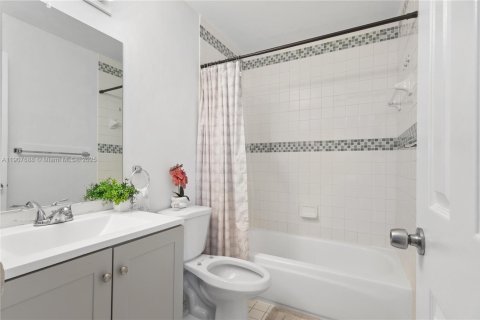 Copropriété à louer à Miami, Floride: 3 chambres, 113.34 m2 № 1965069 - photo 19