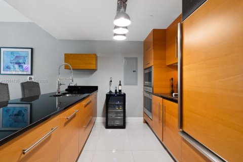 Купить кондоминиум в Майами, Флорида 2 спальни, 108.42м2, № 2145711 - фото 3
