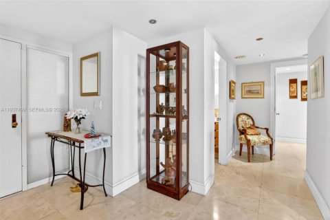 Copropriété à vendre à Key Biscayne, Floride: 3 chambres, 159.79 m2 № 1999124 - photo 8