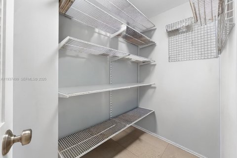 Copropriété à vendre à Key Biscayne, Floride: 3 chambres, 159.79 m2 № 1999124 - photo 9