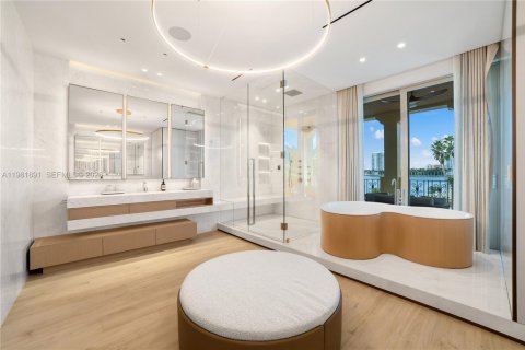 Villa ou maison à vendre à Aventura, Floride: 6 chambres, 597.36 m2 № 2047291 - photo 26