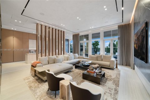 Villa ou maison à vendre à Aventura, Floride: 6 chambres, 597.36 m2 № 2047291 - photo 15