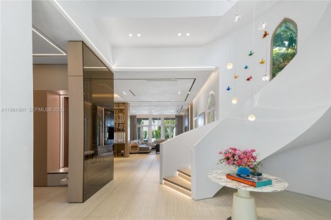 Villa ou maison à vendre à Aventura, Floride: 6 chambres, 597.36 m2 № 2047291 - photo 2