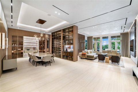 Villa ou maison à vendre à Aventura, Floride: 6 chambres, 597.36 m2 № 2047291 - photo 5