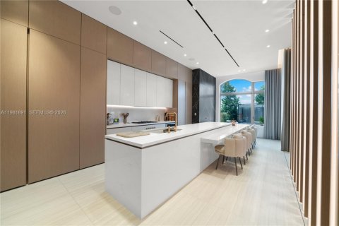 Villa ou maison à vendre à Aventura, Floride: 6 chambres, 597.36 m2 № 2047291 - photo 10