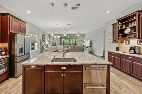 House in Apollo Beach, Florida 4 bedrooms, 236.25 sq.m. № 2095082 - photo 8