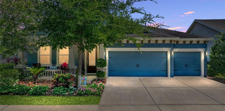 House in Apollo Beach, Florida 4 bedrooms, 236.25 sq.m. № 2095082