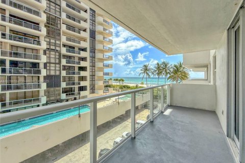Copropriété à vendre à Miami Beach, Floride: 2 chambres, 105.72 m2 № 1804269 - photo 2