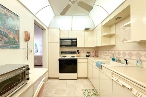 Copropriété à vendre à Miami Beach, Floride: 2 chambres, 105.72 m2 № 1804269 - photo 5