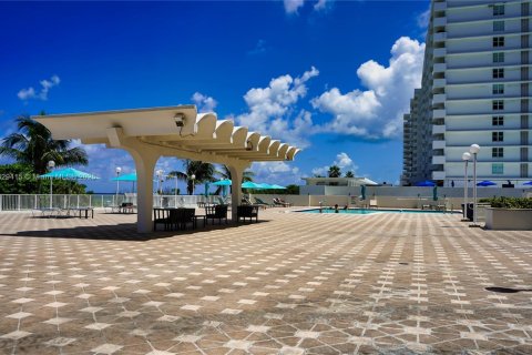 Copropriété à vendre à Miami Beach, Floride: 2 chambres, 105.72 m2 № 1804269 - photo 18