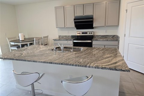 House in Wesley Chapel, Florida 4 bedrooms, 220.27 sq.m. № 1725749 - photo 7