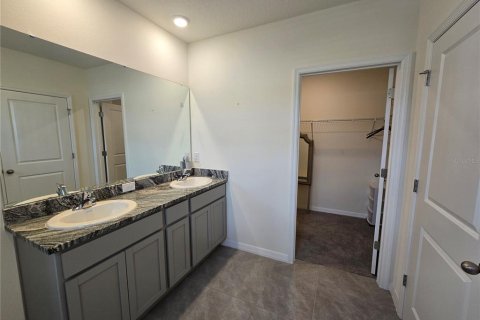 House in Wesley Chapel, Florida 4 bedrooms, 220.27 sq.m. № 1725749 - photo 16