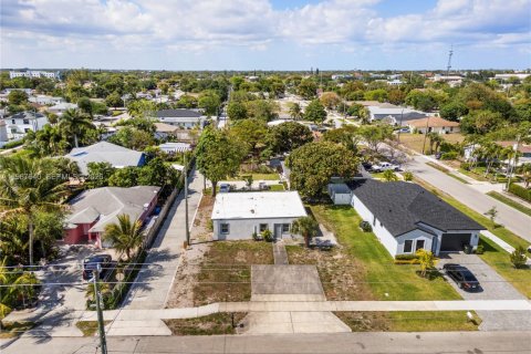 Commercial property in Delray Beach, Florida 144 sq.m. № 2029719 - photo 23