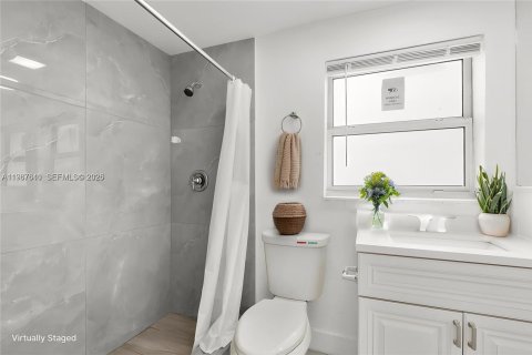 Commercial property in Delray Beach, Florida 144 sq.m. № 2029719 - photo 2