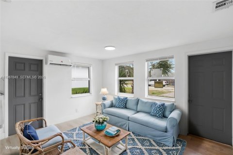 Commercial property in Delray Beach, Florida 144 sq.m. № 2029719 - photo 4