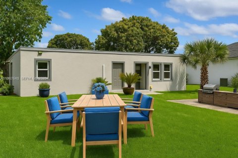 Commercial property in Delray Beach, Florida 144 sq.m. № 2029719 - photo 5