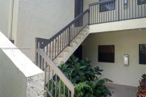 Copropriété à louer à Coconut Creek, Floride: 2 chambres, 90.86 m2 № 1852399 - photo 3