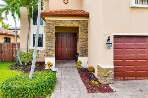 Купить виллу или дом в Хомстед, Флорида 5 спален, 343.37м2, № 1955678 - фото 3