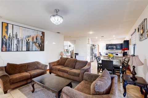 Купить виллу или дом в Хомстед, Флорида 5 спален, 343.37м2, № 1955678 - фото 22