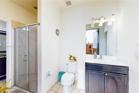 Купить виллу или дом в Хомстед, Флорида 5 спален, 343.37м2, № 1955678 - фото 28