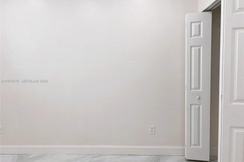 Commercial property in Coconut Creek, Florida 1 bedroom, 153.2 sq.m. № 2044419 - photo 11