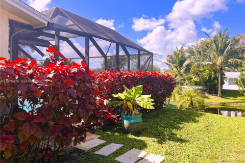 Commercial property in Coconut Creek, Florida 1 bedroom, 153.2 sq.m. № 2044419 - photo 3