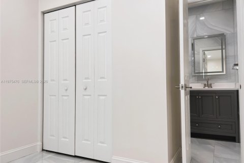 Commercial property in Coconut Creek, Florida 1 bedroom, 153.2 sq.m. № 2044419 - photo 12