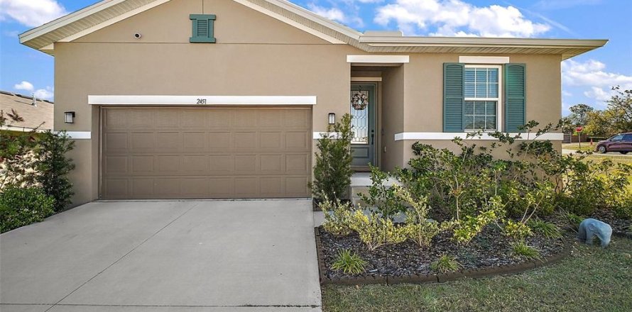 Villa ou maison à Leesburg, Floride 4 chambres, 178.47 m2 № 2298069