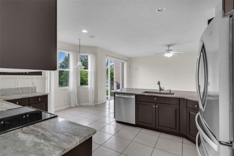 Villa ou maison à louer à Miramar, Floride: 4 chambres, 217.39 m2 № 1927576 - photo 8