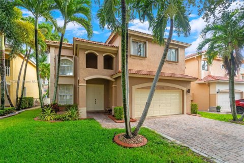 Villa ou maison à louer à Miramar, Floride: 4 chambres, 217.39 m2 № 1927576 - photo 2