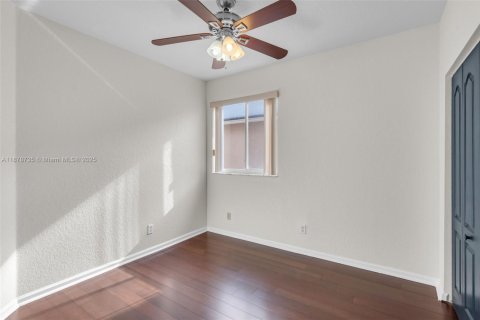 Villa ou maison à louer à Miramar, Floride: 4 chambres, 217.39 m2 № 1927576 - photo 21