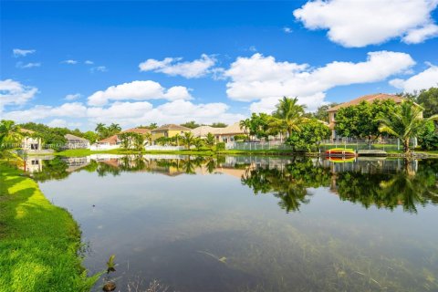 Villa ou maison à louer à Miramar, Floride: 4 chambres, 217.39 m2 № 1927576 - photo 25
