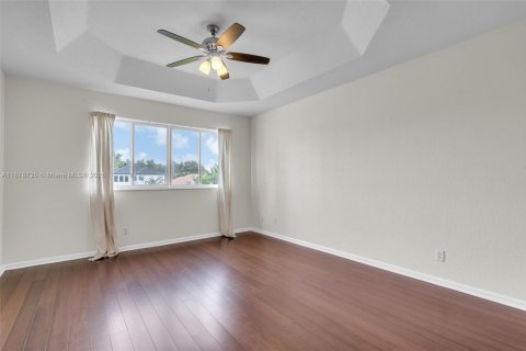 Villa ou maison à louer à Miramar, Floride: 4 chambres, 217.39 m2 № 1927576 - photo 22