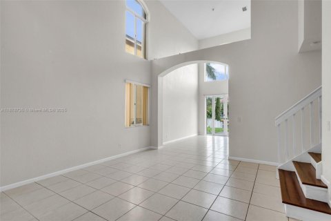 Villa ou maison à louer à Miramar, Floride: 4 chambres, 217.39 m2 № 1927576 - photo 4