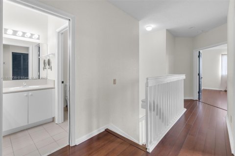 Villa ou maison à louer à Miramar, Floride: 4 chambres, 217.39 m2 № 1927576 - photo 17