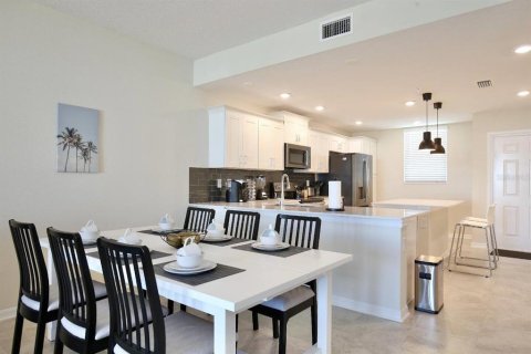 Condo in Kissimmee, Florida, 2 bedrooms № 2135799 - photo 21