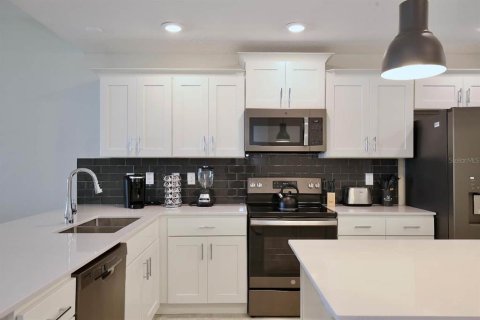 Condo in Kissimmee, Florida, 2 bedrooms № 2135799 - photo 17