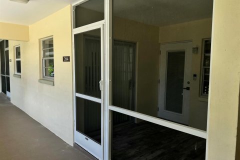 Copropriété à louer à Pompano Beach, Floride: 1 chambre, 69.4 m2 № 2400761 - photo 3