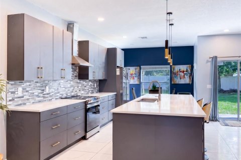 Casa en venta en Orlando, Florida, 4 dormitorios, 264.96 m2 № 2425422 - foto 3
